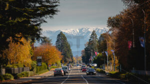 First snow on the Kaweka Ranges as viewed from Havelock Road, Havelock North, New Zealand - SCP Stock