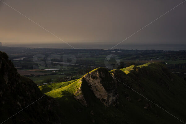 Last light on Te Mata Peak, Hawke’s Bay, New Zealand - SCP Stock