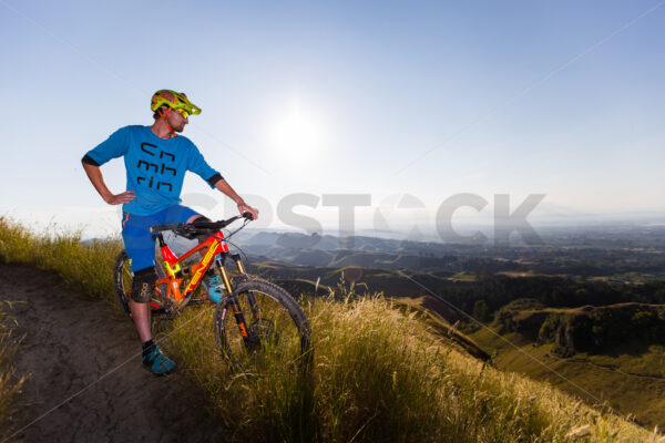 Mountain Biking at golden hour on Te Mata Peak, Hawkes Bay, New Zealand - SCP Stock