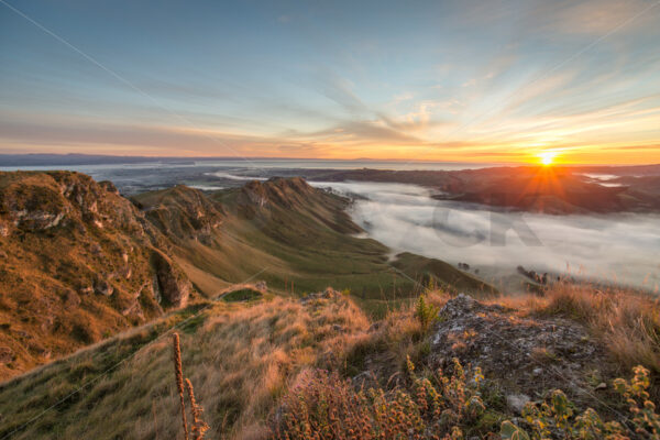 Sunrise at Te Mata Peak, Havelock North, New Zealand - SCP Stock