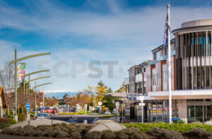 Havelock North village in winter looking down Te Aute Road towards the snowcapped Kaweka Ranges, Havelock North, Hawke’s Bay, New Zealand - SCP Stock