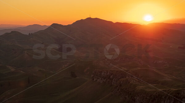 Mount Erin at sunset, as seen from Te Mata Peak, Hawke’s Bay, New Zealand - SCP Stock