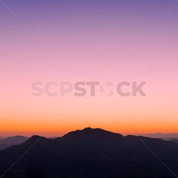 Mount Erin at sunset, as seen from Te Mata Peak, Hawke’s Bay, New Zealand - SCP Stock