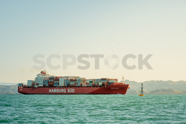 Monte Rosa, Hamburg Sud/Maersk Line container ship departing Napier Port, Hawke’s Bay, New Zealand - SCP Stock